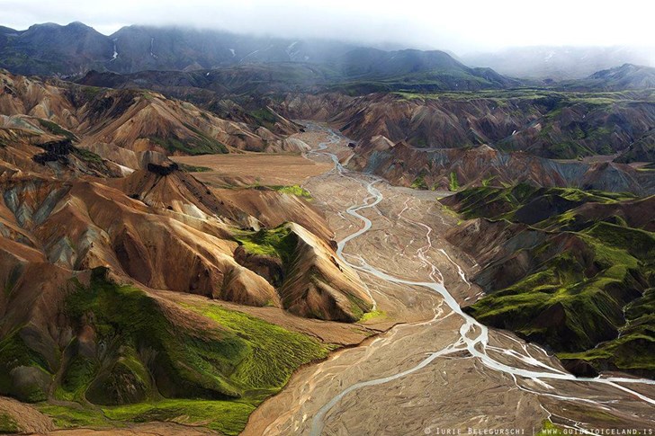 How do People Travel in Iceland?