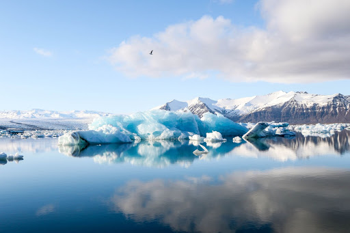 Icebergs in Jökulsárlón glacier lagoon